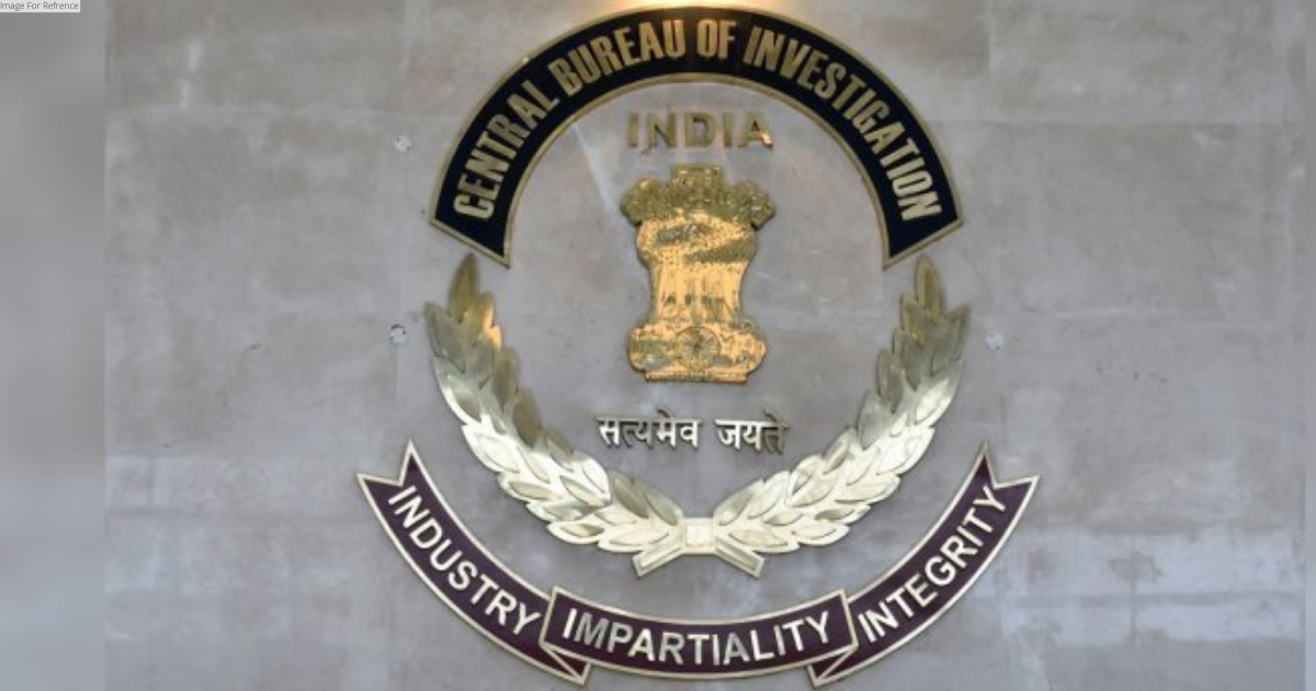 CBI files case against Delhi cop in bribery case